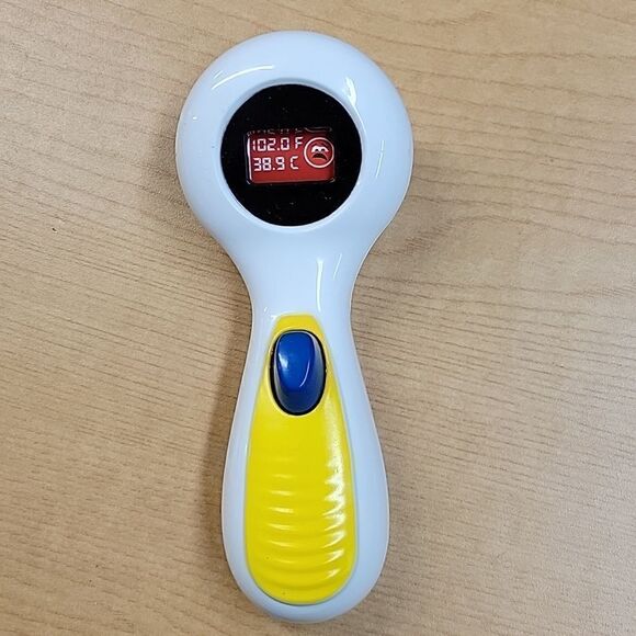 Fisher-Price Doctor/Vet Medical Kit With Working thermometer Age 3+ Playset - Picture 6 of 12